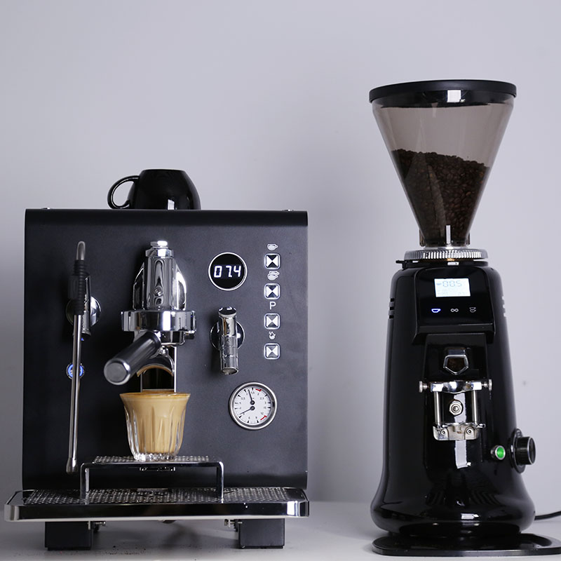 Profesjonalny różowy półautoma – Coffee & Tea Restaurant recenzja i cena
